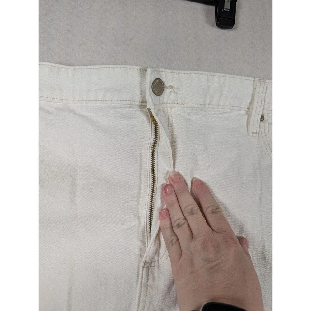 Universal Thread - Women's - Mid-Rise Utility Shorts - White/PR8PY8 - Size: 24
